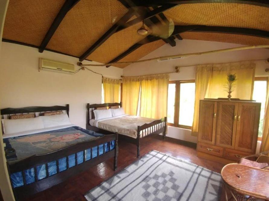 Castle Hotel Pokhara Esterno foto