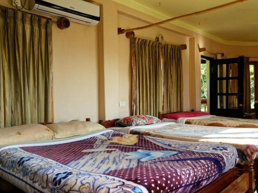 Castle Hotel Pokhara Esterno foto