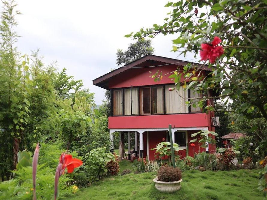 Castle Hotel Pokhara Esterno foto